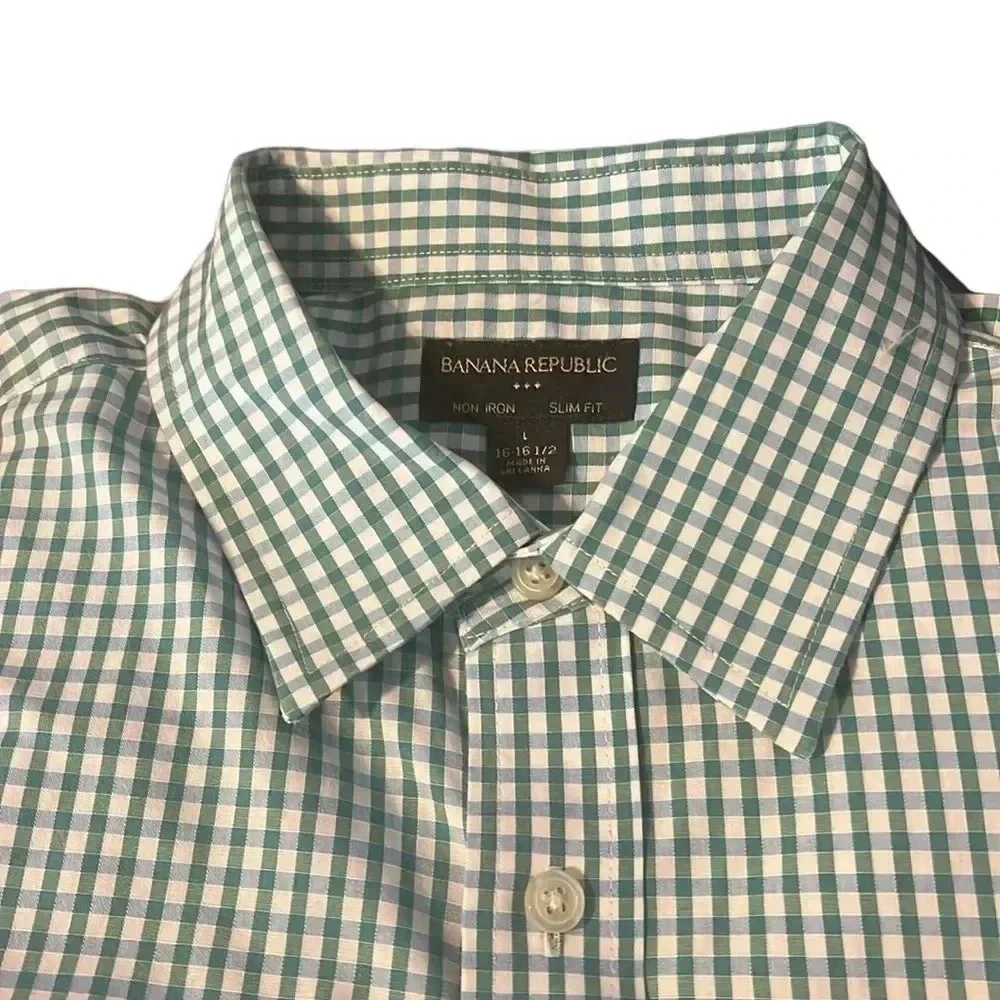 BANANA REPUBLIC mans slim fit long sleeves green and white plaid shirt 16-16-1/2